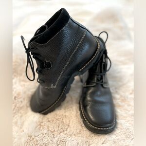 Cole Haan Country waterproof leather boots size 7.5B